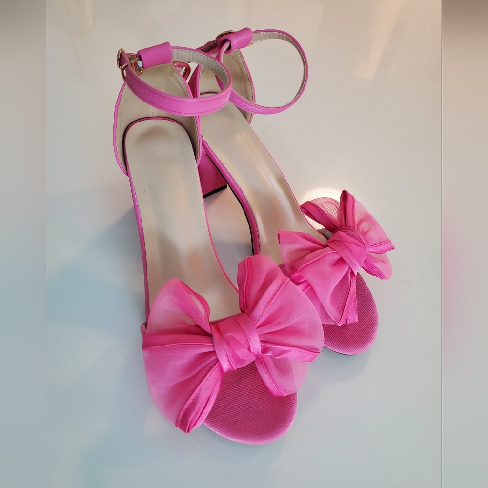 Elegant Pink Bow Heels